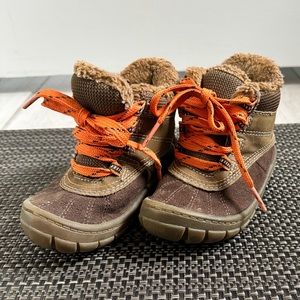🔵 3 for $9 OshKosh B'gosh Boys Sz 7 Boots